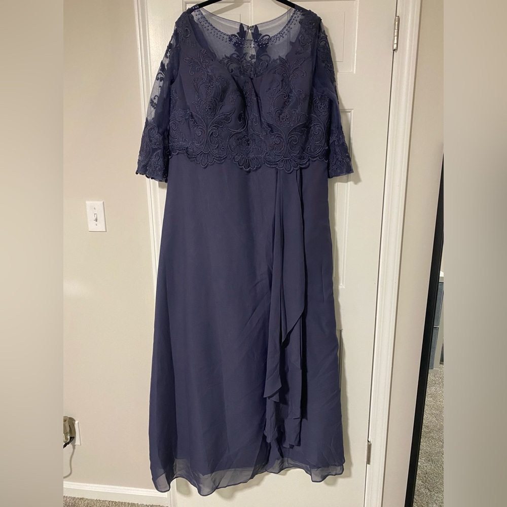 Elegant Navy Blue Lace Overlay Mother of the Bride/Groom or Evening Gown